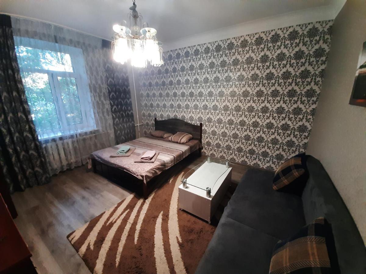 Apartment 2 Bed Rooms Near Aristokrat Zaporizhia Екстериор снимка